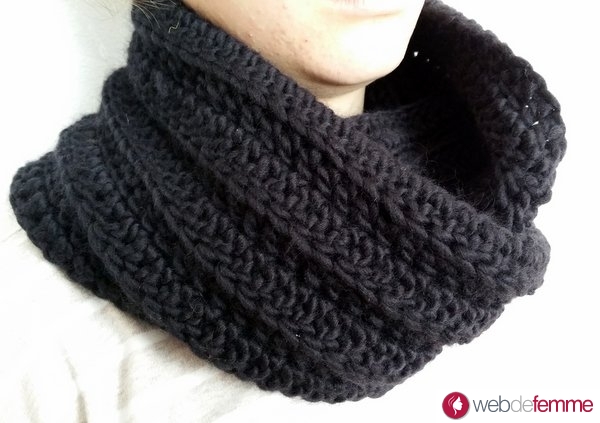 Snood crochet noir